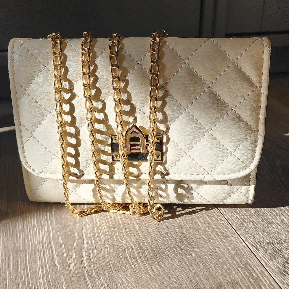 Chic Quilted Cream Crossbody Bag with Gold Chain